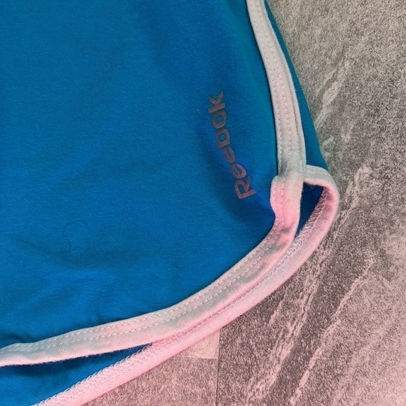 Light blue hot shorts 3” Reebok size medium - Picture 4 of 11